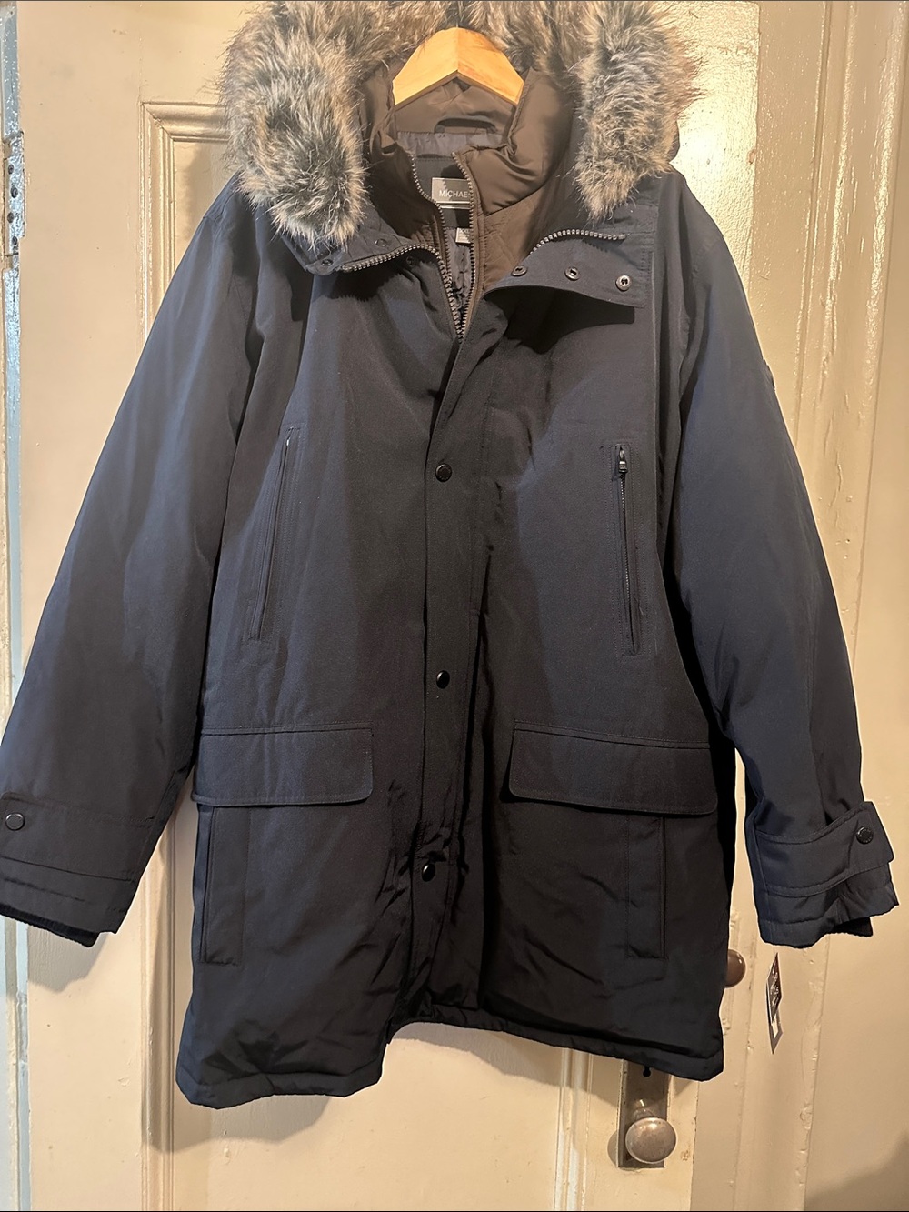 NWT Men’s Michael Kors Dark Navy Puffer Parka with Faux Fur Trim. Size XXL